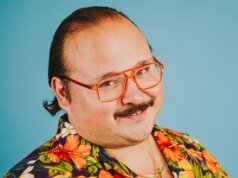 Comediante Stavros Halkias apresenta novo especial da Netflix