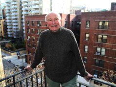 Rattlestick Theatre da Off Broadway será renomeado em homenagem ao dramaturgo Terrence McNally