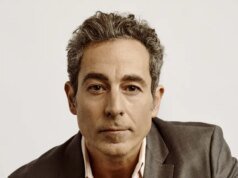 Waleed Zuaiter estrelando como Saddam Hussein na série da TNT baseada em ‘Debriefing The President’ de John Nixon