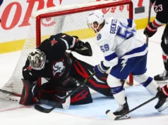 Zucker marca gol verde na vitória do Sabres sobre Lightning