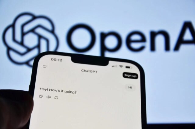 chatgpt-on-smartphone-1280x848.jpg
