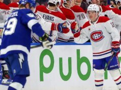 Cole Caufield faz sua estreia por Guy Lafleur