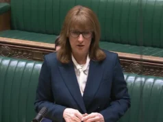 Como o salário mínimo do Reino Unido se compara ao de outros países à medida que a taxa horária aumenta