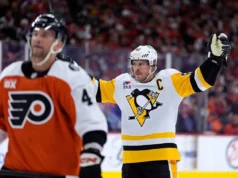 Crosby e Letang atacam enquanto os Penguins evitam uma raspagem com uma vitória por 4-2 no jogo 4 sobre os Flyers