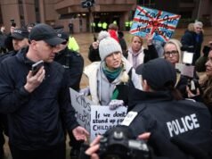 Investigação sobre o tumulto com facas em Southport culpa as autoridades e os pais do assassino