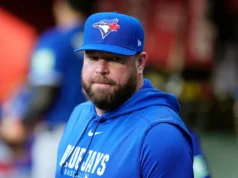 Ônibus Blue Jays de Phoenix para o sul da Califórnia depois que o avião fretado foi aterrado