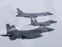 Selfie de piloto em voo é responsabilizada pela colisão de caça sul-coreano