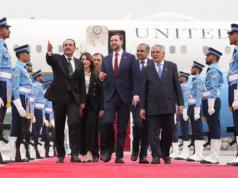 Autoridades dos EUA e do Irã se reúnem com mediadores no Paquistão no início das negociações, apesar das divergências