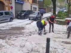 Uma forte tempestade de granizo paralisa o trânsito nos Pirenéus Catalães, Espanha