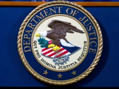 Departamento de Justiça chega a acordo de US$ 1,25 milhão com assessor de campanha de Trump em 2016 sobre investigação na Rússia