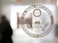A EEOC não está mais protegendo os trabalhadores federais da discriminação de identidade de gênero