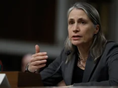 A Grã-Bretanha está a perder a sua guerra híbrida com a Rússia e não está preparada para o conflito, alerta ex-assessor dos EUA