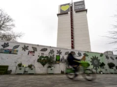 Nigel Farage pediu demissão do chefe de habitação do Reino Unido por ‘todo mundo morre’, comenta Grenfell