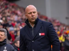 Jamie Carragher compartilha o que ouviu sobre o futuro de Arne Slot