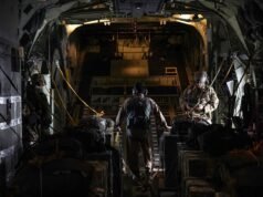 Está em andamento uma busca por um tripulante dos EUA abatido no Irã. Aqui está o que a missão pode envolver