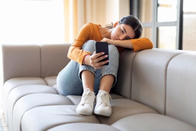 gen-z-depressed-phone-1280x853.jpg