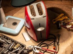 Vale a pena consertar seu pequeno eletrodoméstico? Aqui está o que dizem dois reparadores profissionais