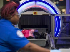 Aplicativo da United Airlines adiciona previsões de espera da TSA e rastreamento de bagagem AirTag