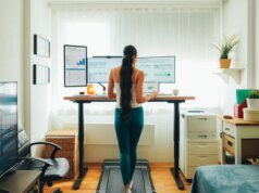 As almofadas de caminhada melhoram seu condicionamento físico? Testei 2 enquanto trabalhava