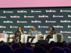 Na BookCon 2026, a autora de Heated Rivalry Rachel Reid e o criador do programa Jacob Tierney sentam-se para falar sobre química instantânea e o que vem por aí no programa