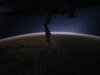 Assista a um cometa brilhante bombardear o sol em uma câmera meteorológica espacial