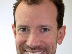 Ao vivo: Kieran Foran faz sua reverência como treinador da NRL enquanto os Sea Eagles enfrentam os Dolphins