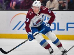 Nos playoffs da Stanley Cup, a emoção aumenta para o grande jogo de domingo