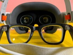 Tim Cook resolveu apenas metade da tecnologia que usamos em nossos rostos. Agora é a vez de Ternus