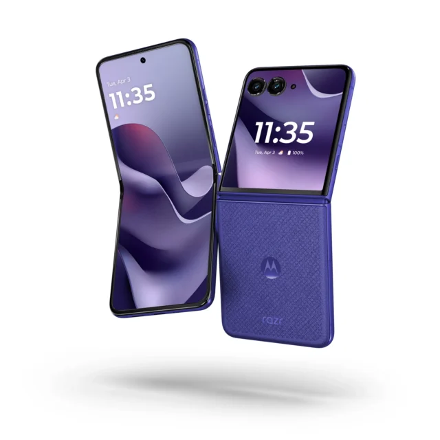 motorola2520razr2520ultra2520-25202026_2520PANTONE2520Orient2520Blue_FOLDABLE252012520copy.webp