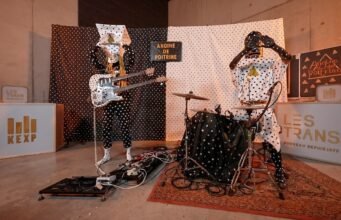 Este vídeo no KEXP de Seattle mostra fãs de música celebrando a criatividade humana em uma era de desperdício de IA