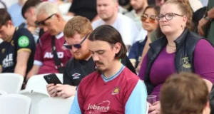 West Ham rebaixado porque a vitória por 3 a 0 sobre o Leeds não é suficiente para superar o Tottenham