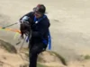 Cachorro resgatado após queda dramática de penhasco perto de Fort Funston, Califórnia
