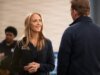 ‘Grey’s Anatomy’: Kim Raver sobre a próxima mudança na carreira de Teddy enquanto ela se despede do drama médico da ABC no final da 22ª temporada