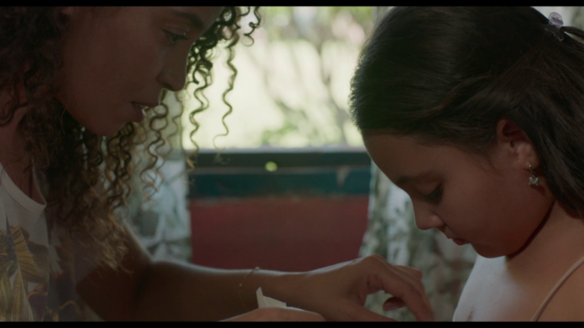 2A-natureza-das-coisas-invisiveis_frame-15-LOW-TheOpenReelMovies.png