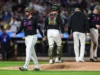 O titular do Mets, Clay Holmes, sofre fratura de fíbula após ser atingido por um comebacker durante a Subway Series