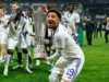 Jadon Sancho: Emprestado do Man United ganha troféu impressionante