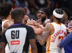 NBA multa Mitchell Robinson do Knicks em US$ 50 mil, Dyson Daniels do Hawks em US$ 25 mil após expulsões por briga no jogo 6