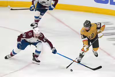 Mitch Marner lançou um grito de libertação: «J’ai vécu des moment difficiles», reconheça a vedette dos Golden Knights
