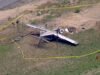 Pequeno avião capota ao pousar no campo de aviação de New Hampshire, dois ocupantes presos