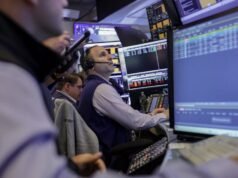Futuros de Wall St caem com crescentes tensões no Oriente Médio; dados de inflação aguardados