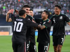 A cabeçada de Vázquez no primeiro tempo ajudou o México a vencer a Austrália por 1 a 0 no aquecimento para a Copa do Mundo