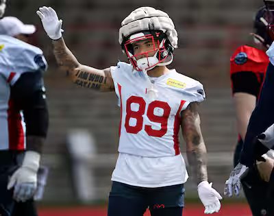 Camp des Alouettes: dois receptores antecipados para os dois postes de parto livres