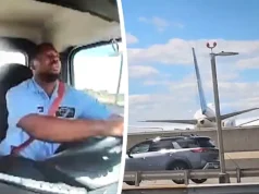 Avião da United Airlines bate caminhão em rodovia durante pouso em Nova Jersey