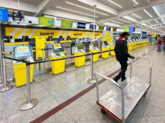 Spirit Airlines fecha após 34 anos, encerrando as operações imediatamente