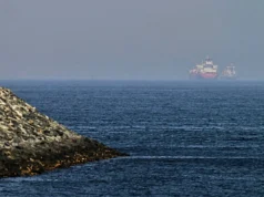 Militares dos EUA rejeitam alegações de que o Irã atingiu um navio da Marinha dos EUA