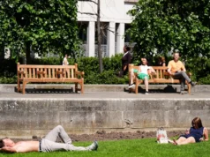 Onda de calor no Reino Unido finalmente termina com chuvas trovejantes e ar mais frio a caminho