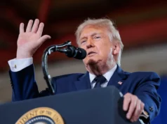 Trump ’50/50′ sobre a retomada dos bombardeios no Irã ao revelar prazo para decisão: relatório