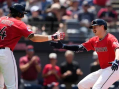 Kyle Manzardo faz home runs duas vezes e os Guardians vão fundo 6 vezes na vitória por 10-3 sobre os Reds para levar a série