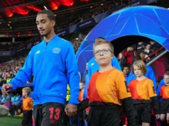 Oficial: Zagueiro do Leverkusen assina novo contrato até 2031