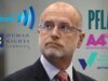 GLAAD, HRC, PFLAG entre mais de 40 organizações que denunciam a tentativa da FCC de exigir “etiqueta de advertência” na programação LGBTQ